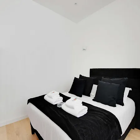 Appartement Authentique - 1br- 2p- Voltaire *